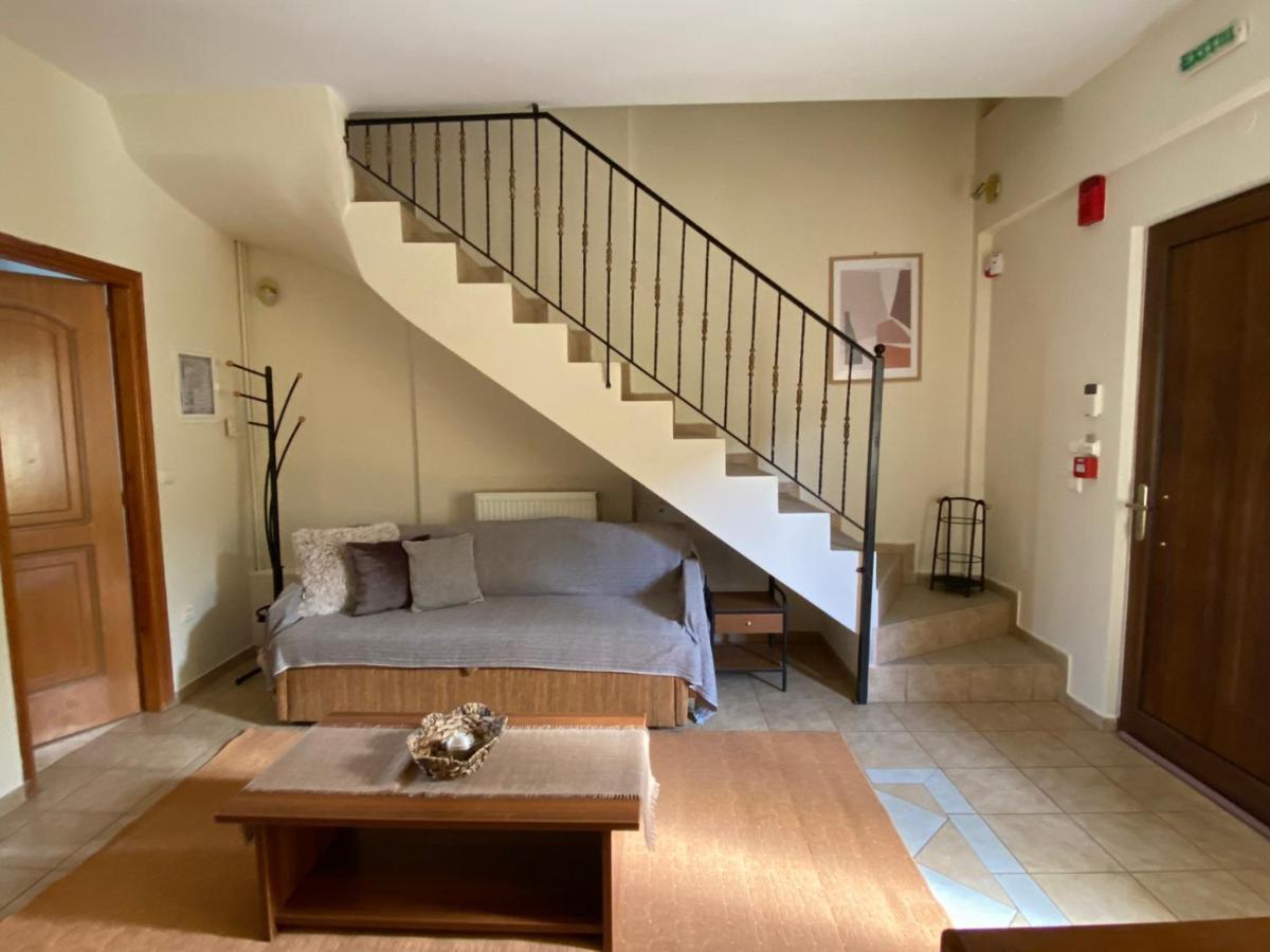 Artemis Mezonetes Apartment Калаврита Екстериор снимка